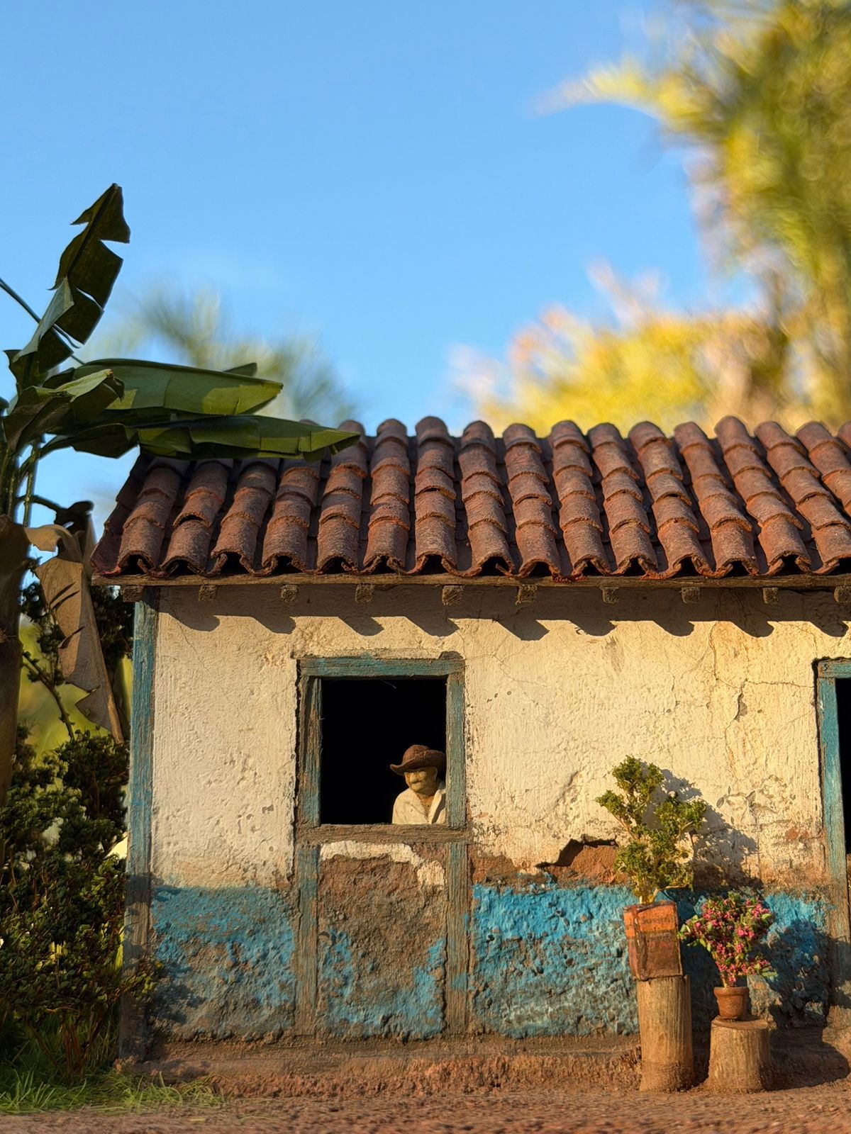 Réplica ao lado da casa real